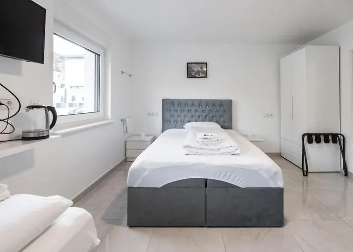 Rooms By Staystay I 24 Hours Check-In