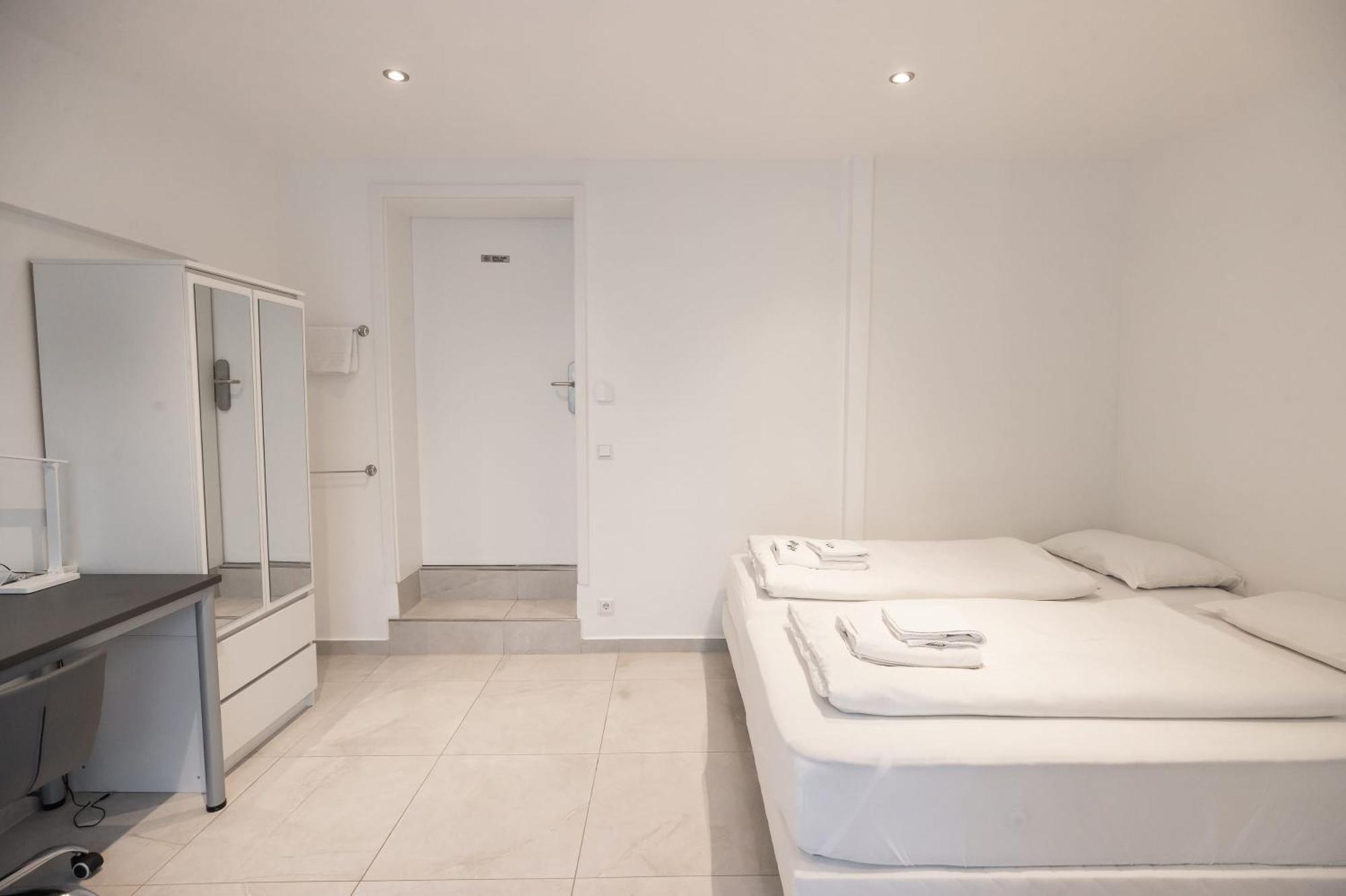 By Staystay I 24 Check-in Gasthof